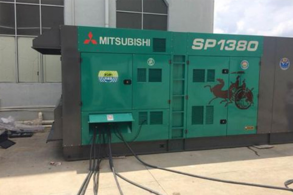 革吉为什么有些柴油发电机组的输出电压可以调节？