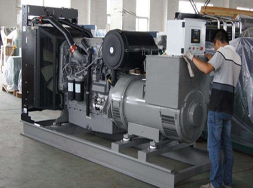 革吉柴油发电机组和储能设备配合使用的案例