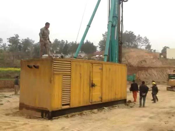 革吉如何判断水冷式机油散热器密封件是否需要更换？